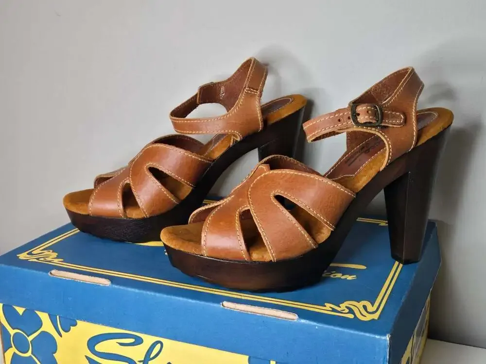 Sbicca Vintage Collection Brown Leather Ankle Strap Platform Heels Women’s 9